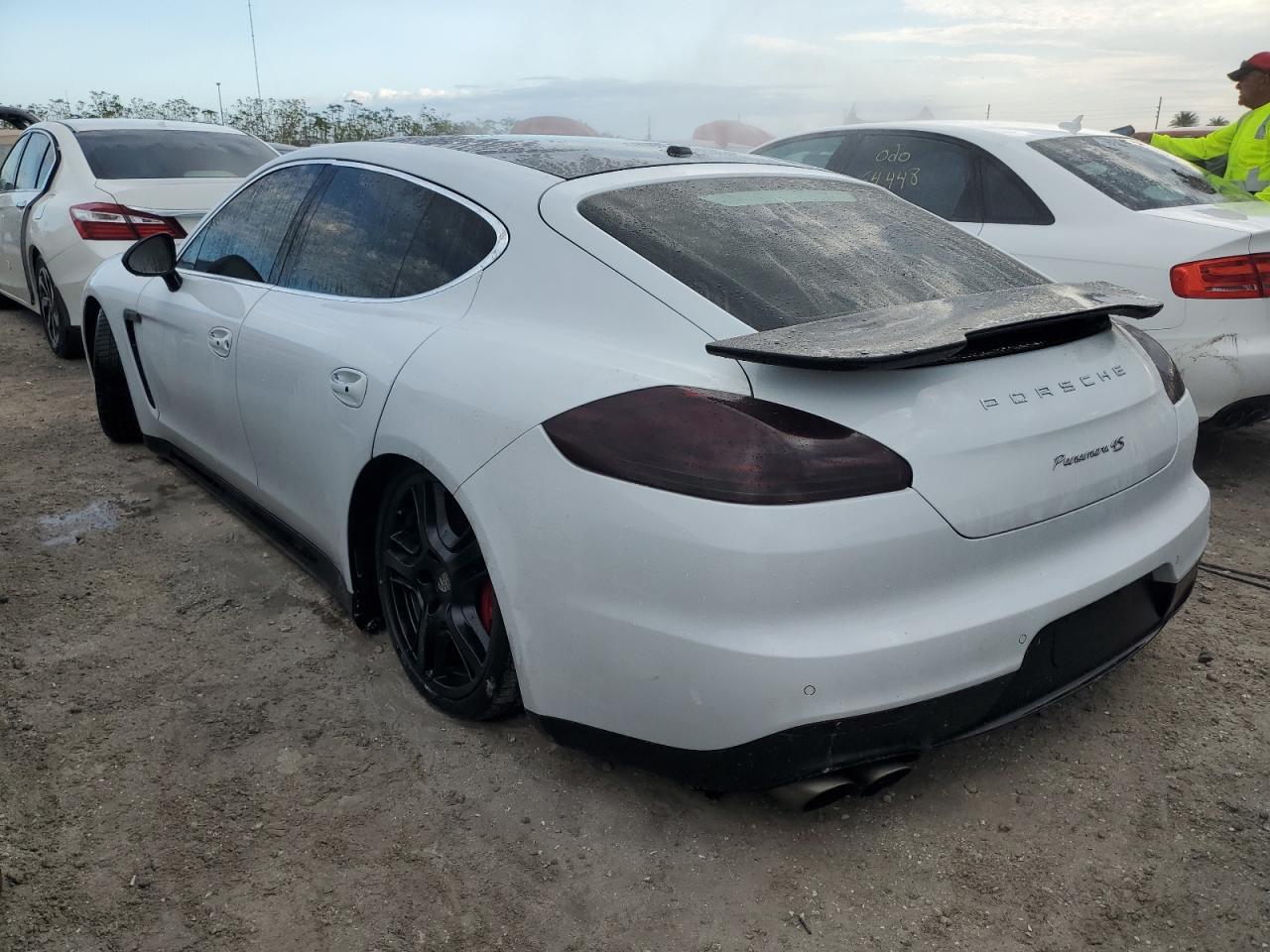 2016 Porsche Panamera S - Image 2