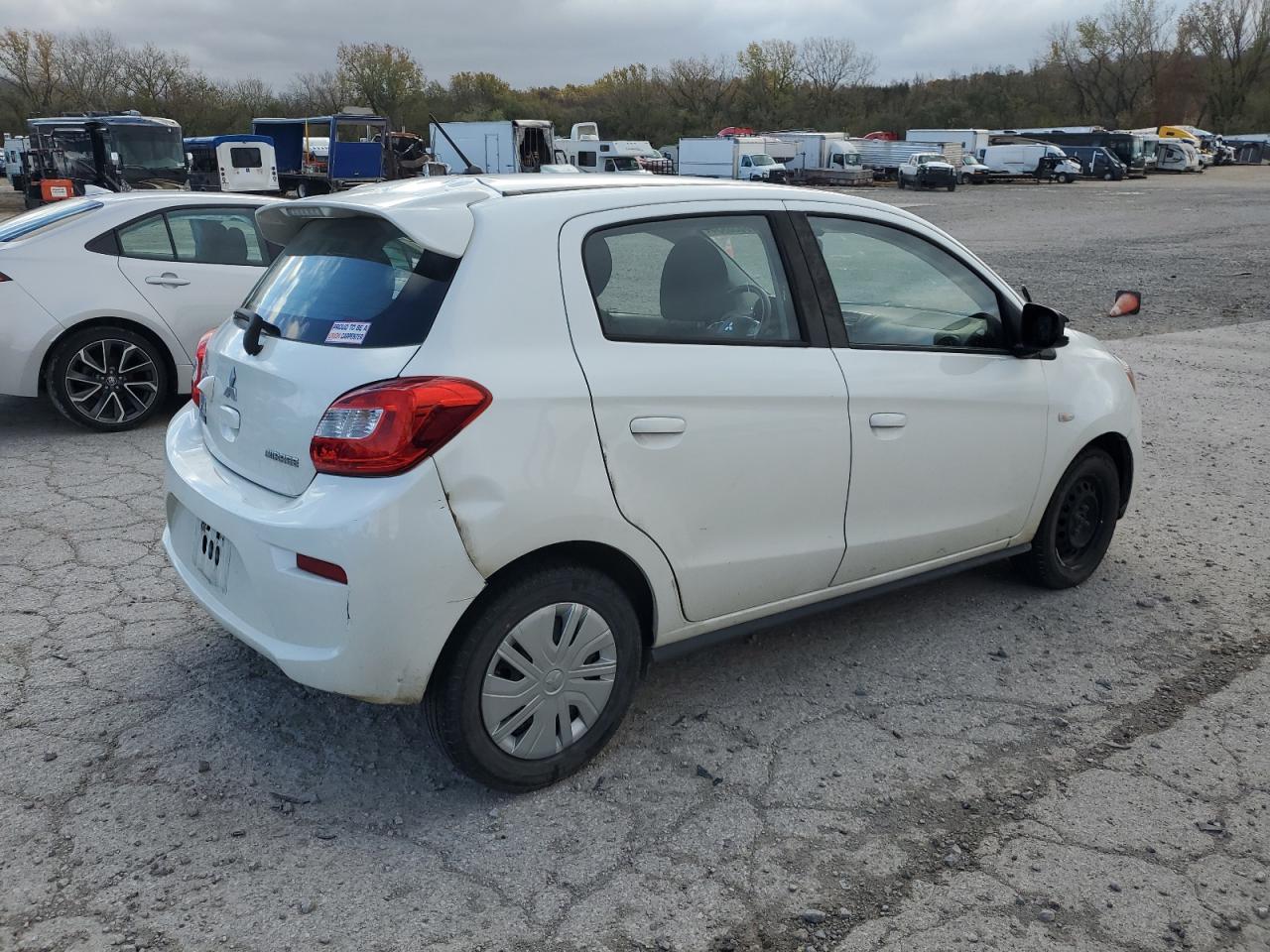 2019 Mitsubishi Mirage Es - Image 3