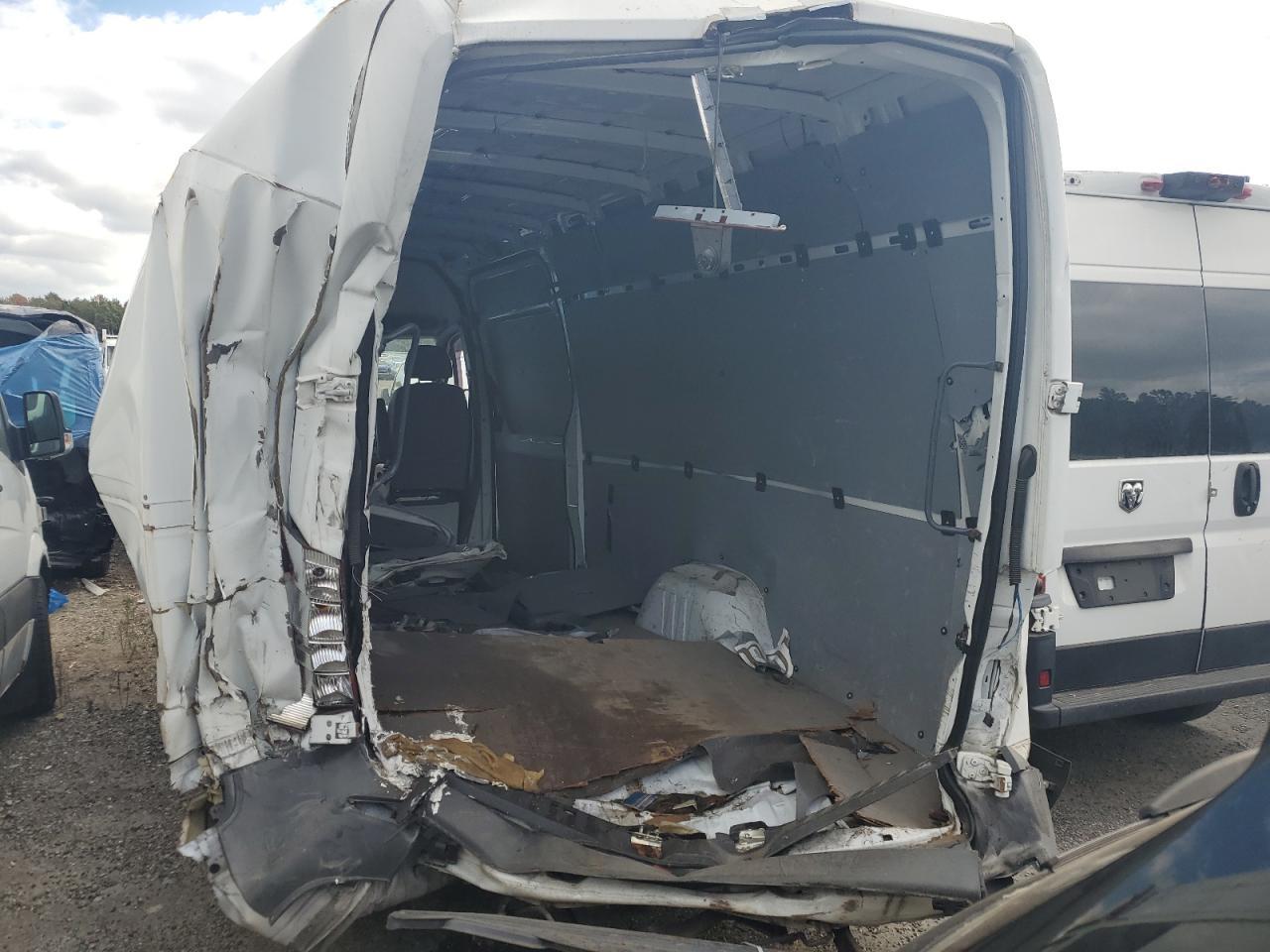 2016 Mercedes-Benz Sprinter 2500 - Image 6