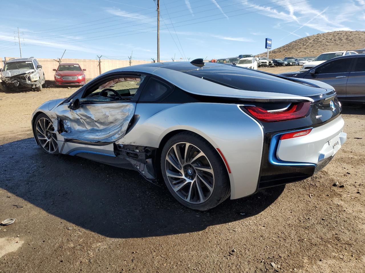 2015 BMW I8 - Фото 2