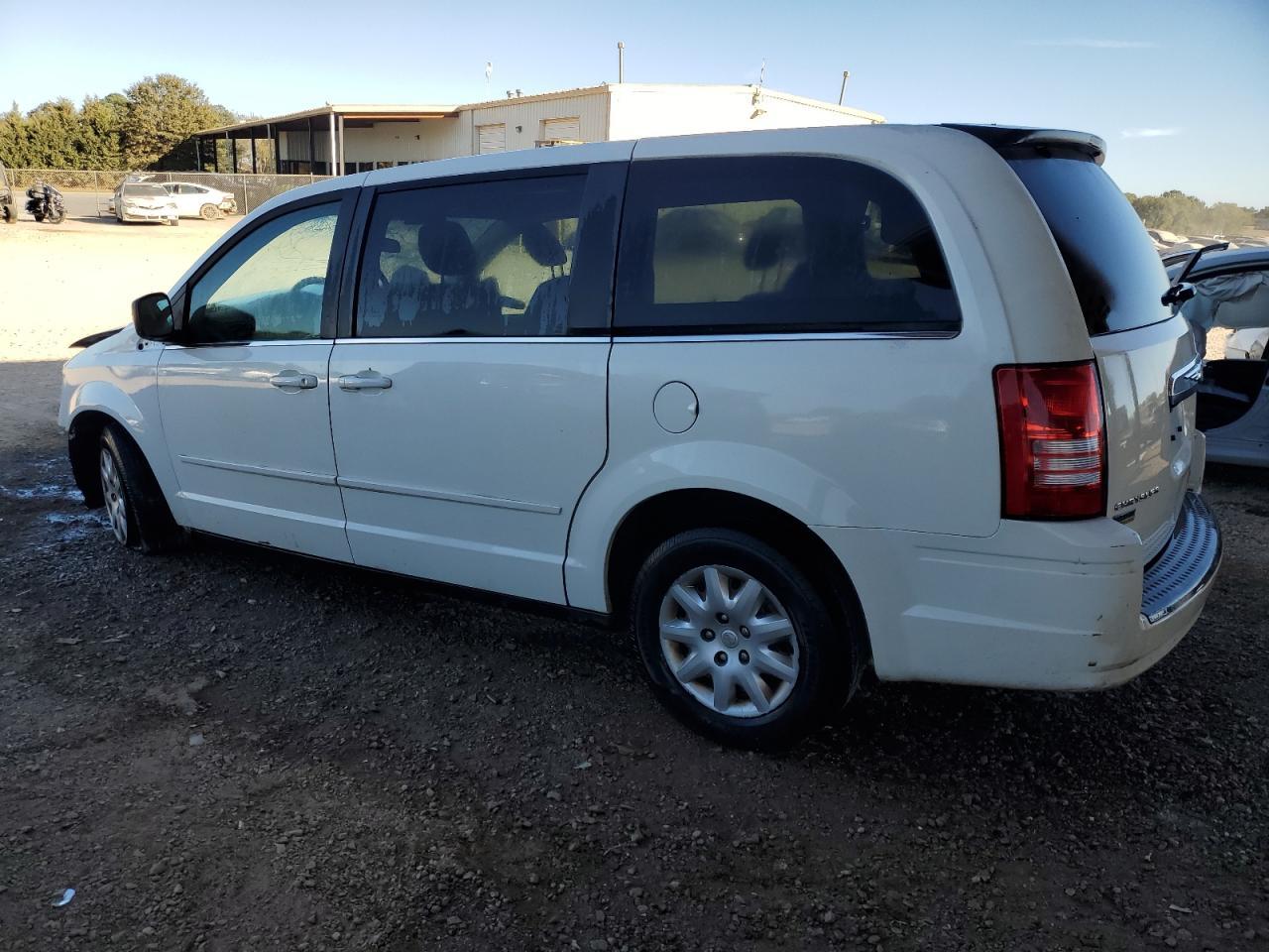 2009 Chrysler Town & Country Lx - Фото 2