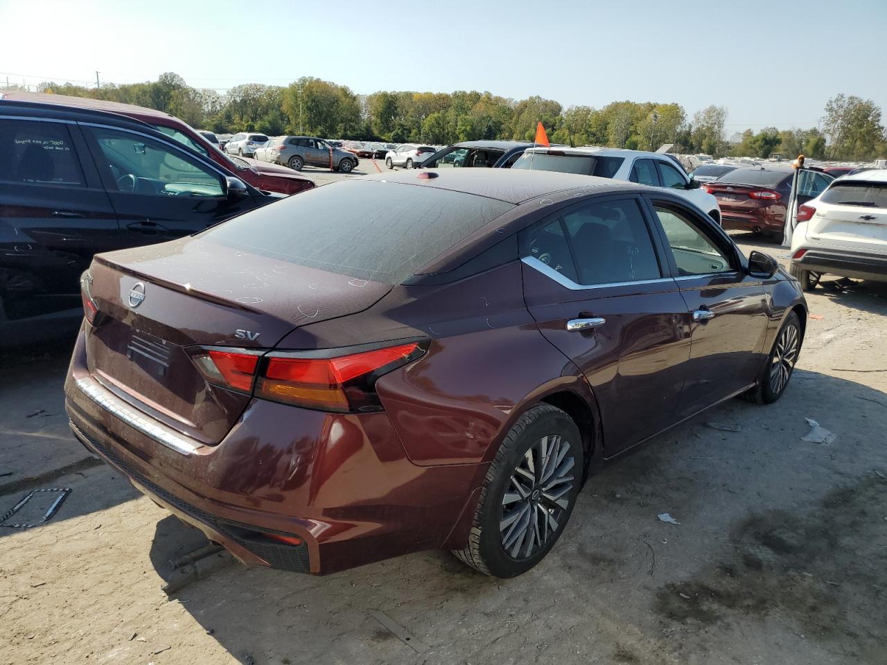 2023 Nissan Altima Sv - Image 3