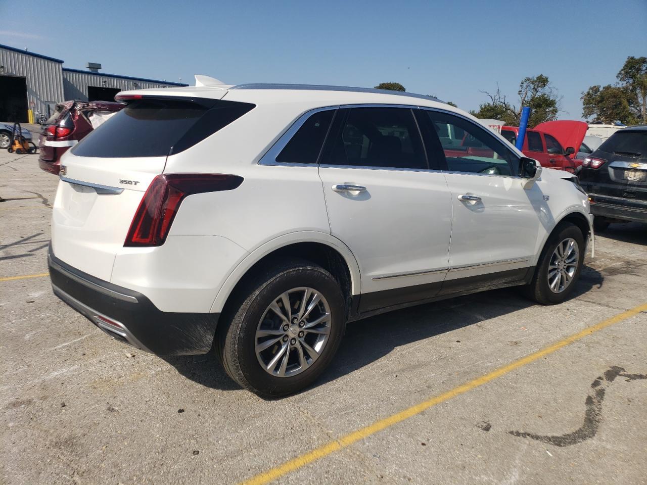 2023 Cadillac Xt5 Premium Luxury - Image 3