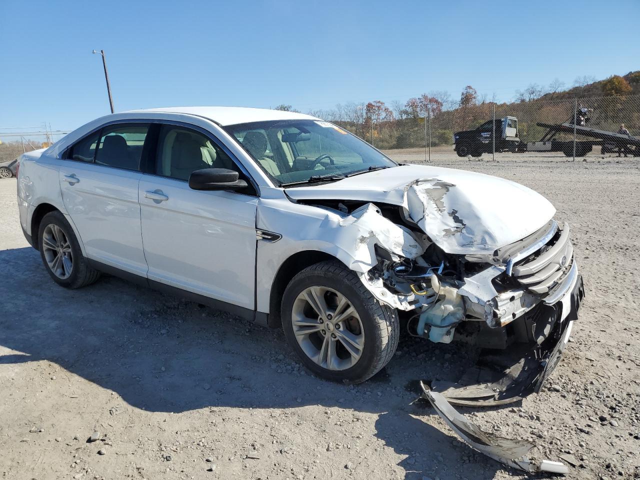 2015 Ford Taurus Se - Image 4