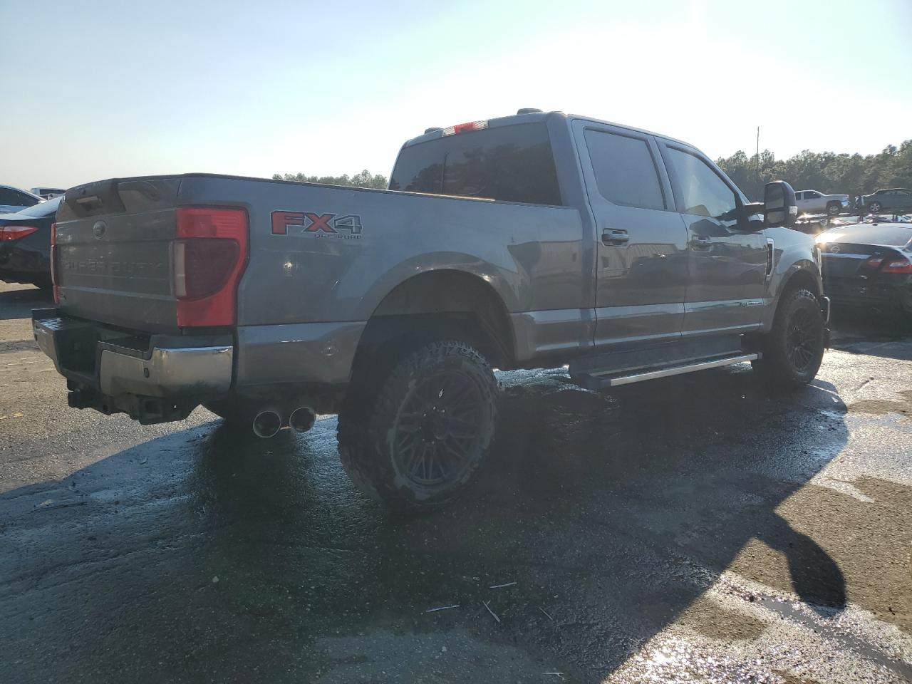 2022 Ford F250 Super Duty - Фото 3