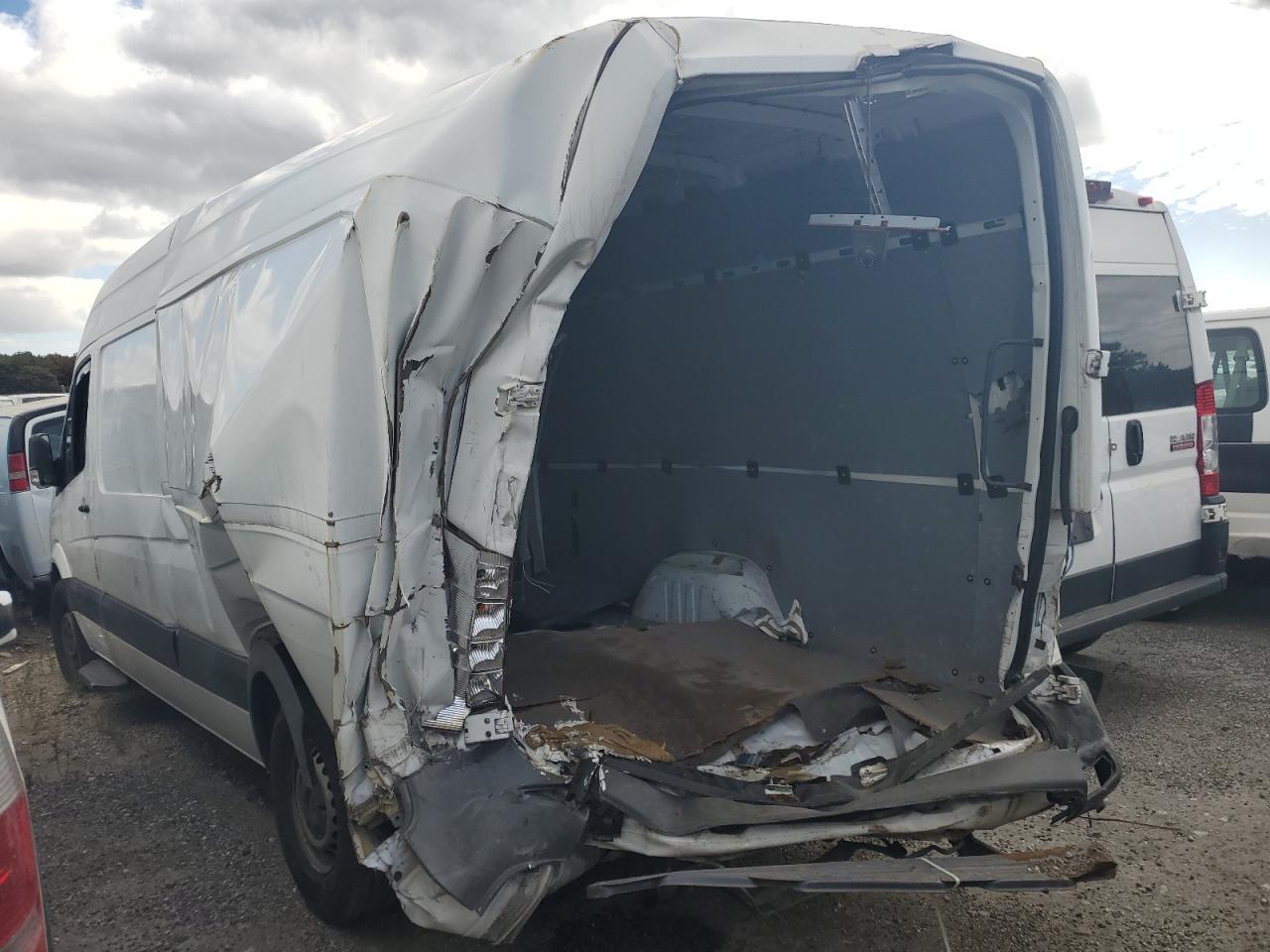 2016 Mercedes-Benz Sprinter 2500 - Image 2