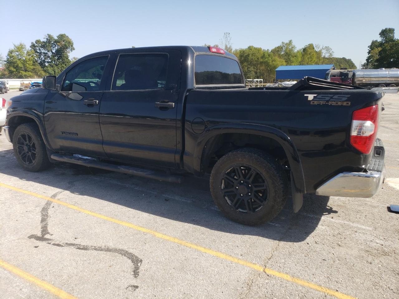 2017 Toyota Tundra Crewmax Sr5 - Фото 2