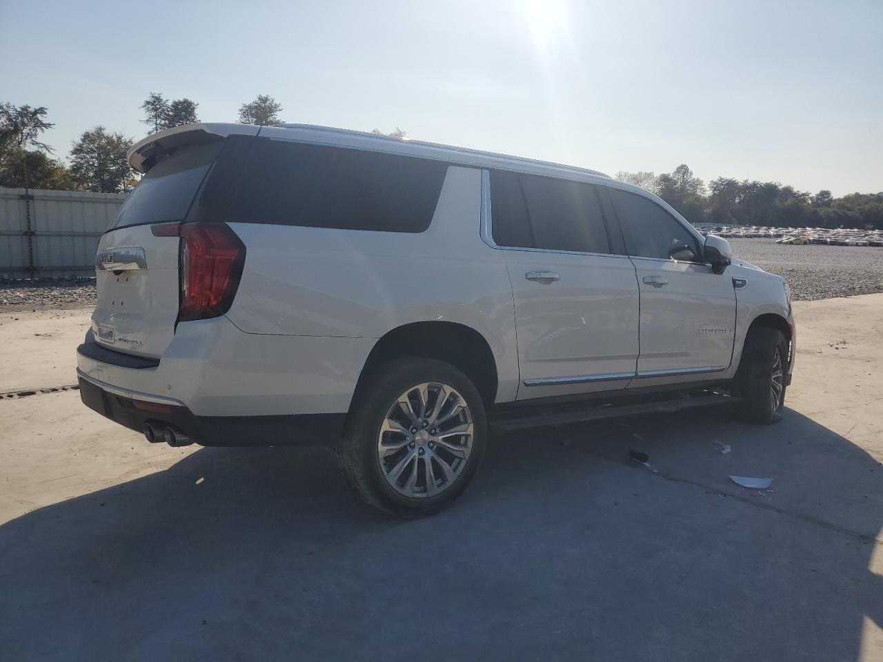 2023 GMC Yukon Xl Denali - Фото 3