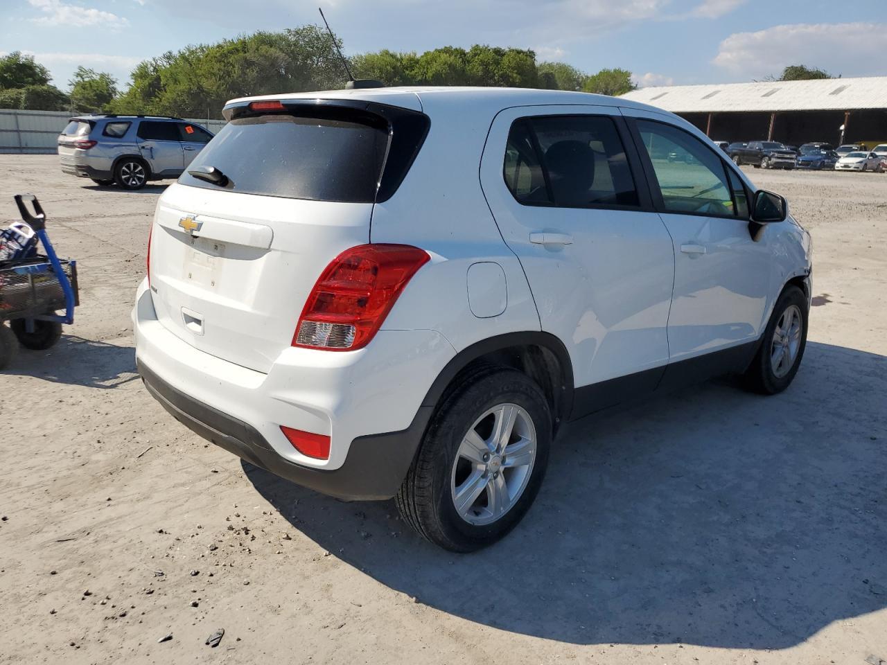 2020 Chevrolet Trax Ls - Фото 3