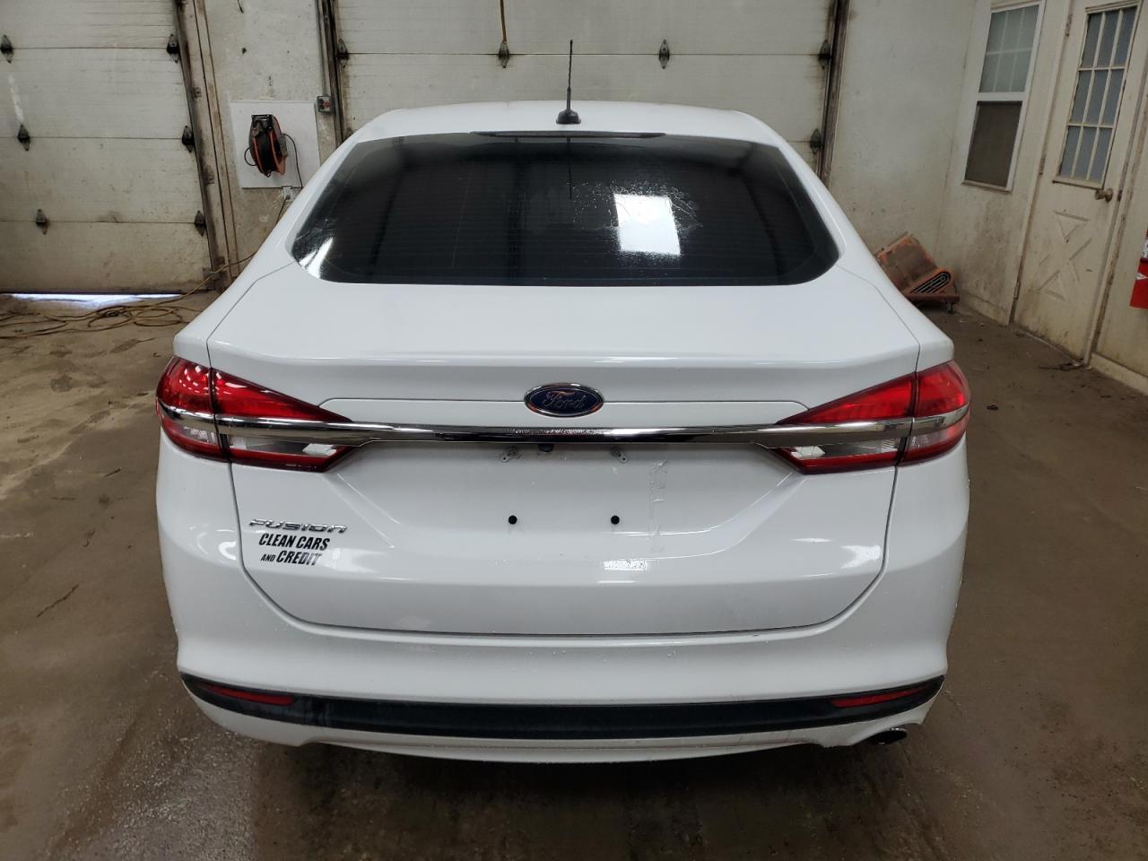 2017 Ford Fusion S - Фото 6