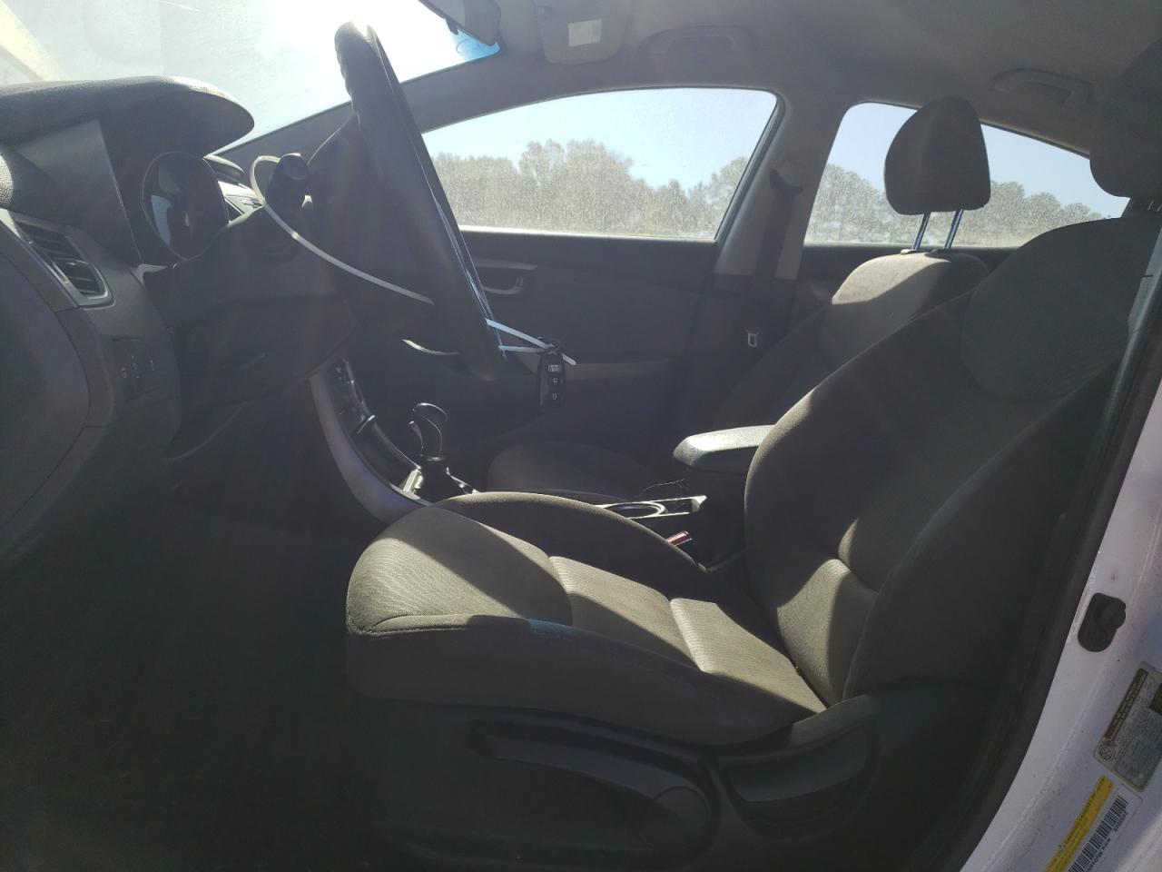 2016 Hyundai Elantra Se - Image 7