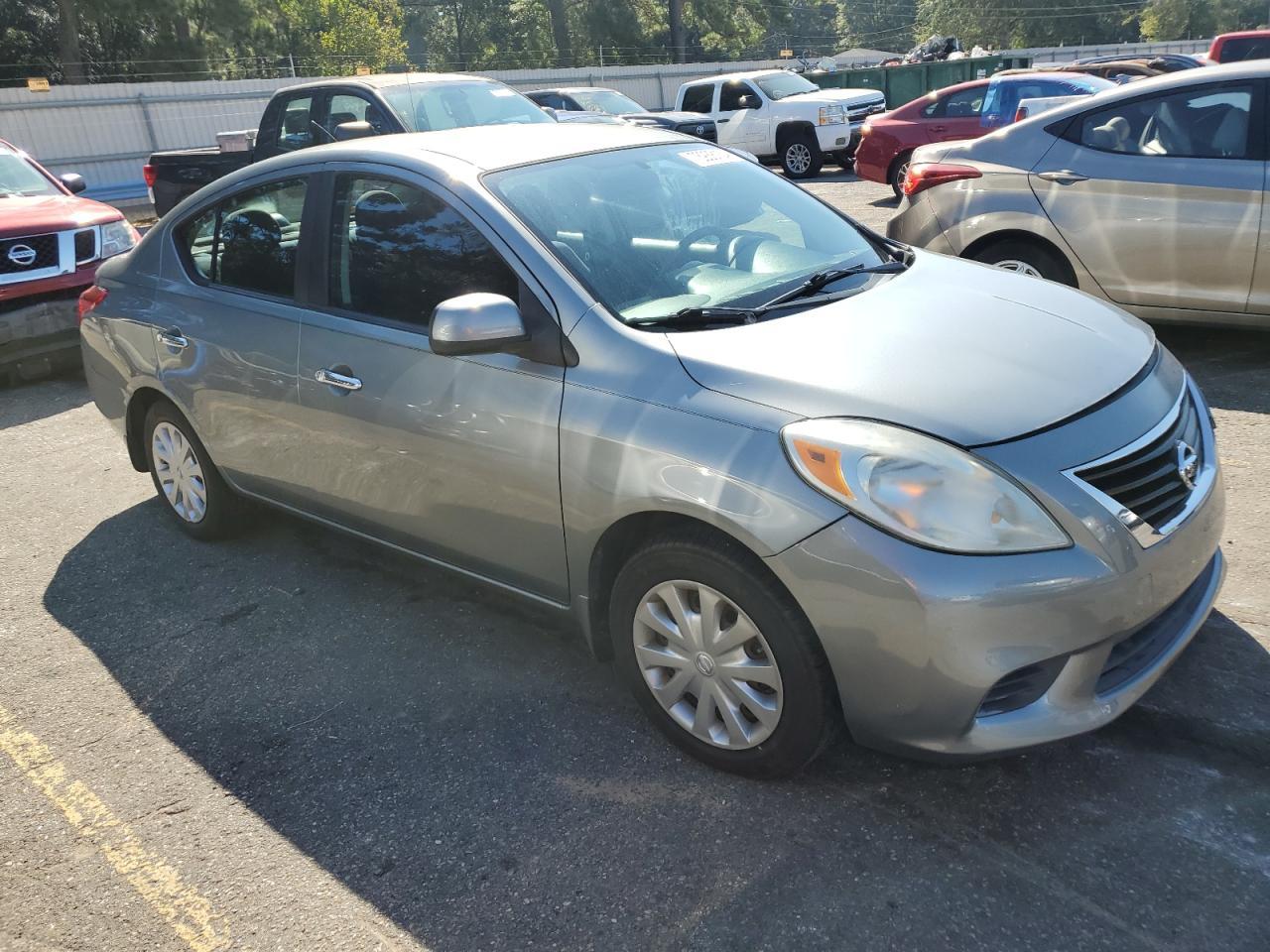 2012 Nissan Versa S - Image 4