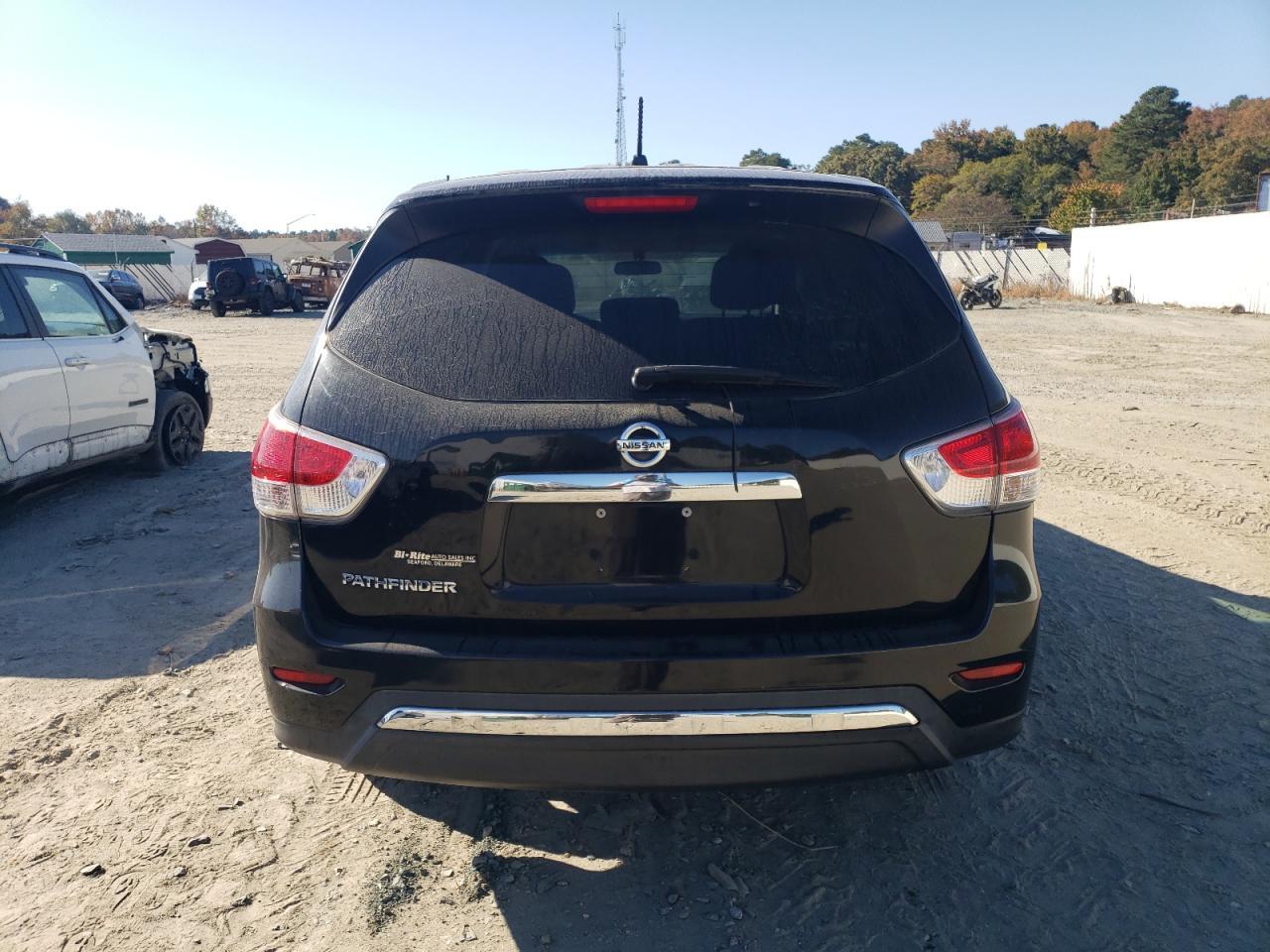 2013 Nissan Pathfinder S - Image 6