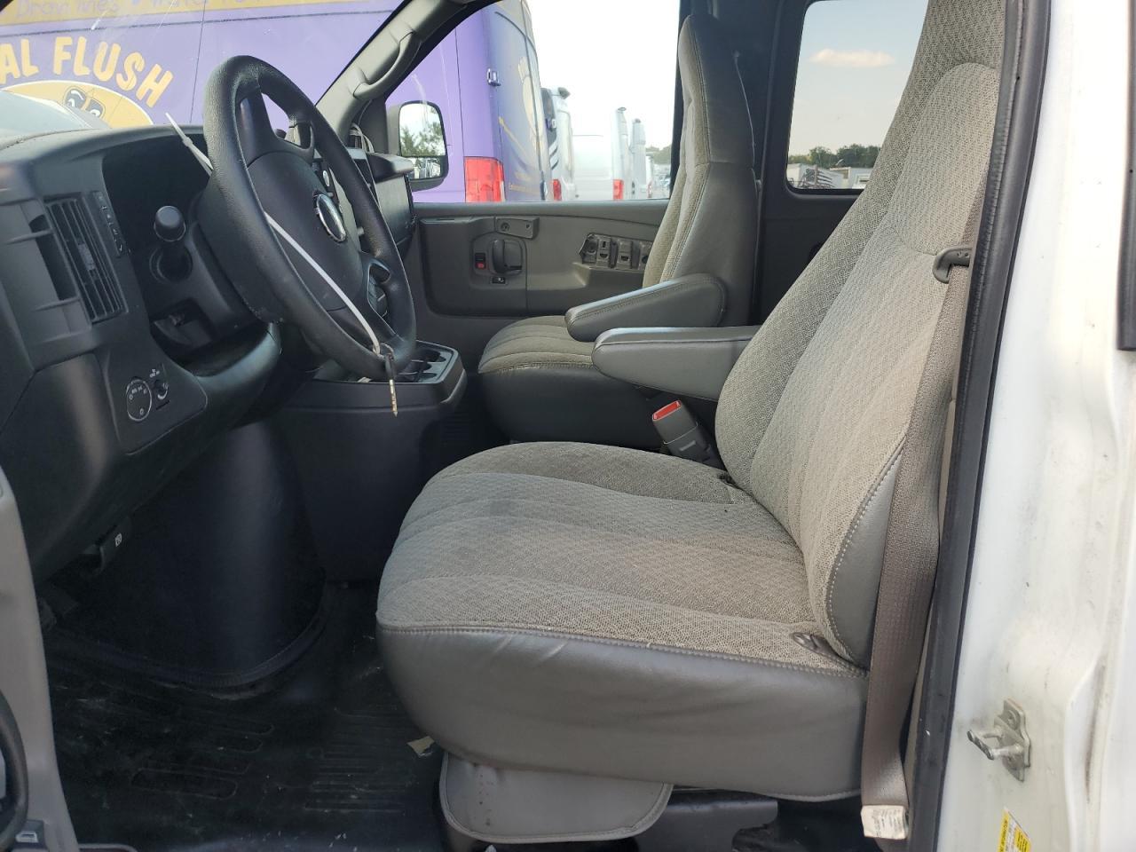 2009 Chevrolet Express G3500 - Фото 7