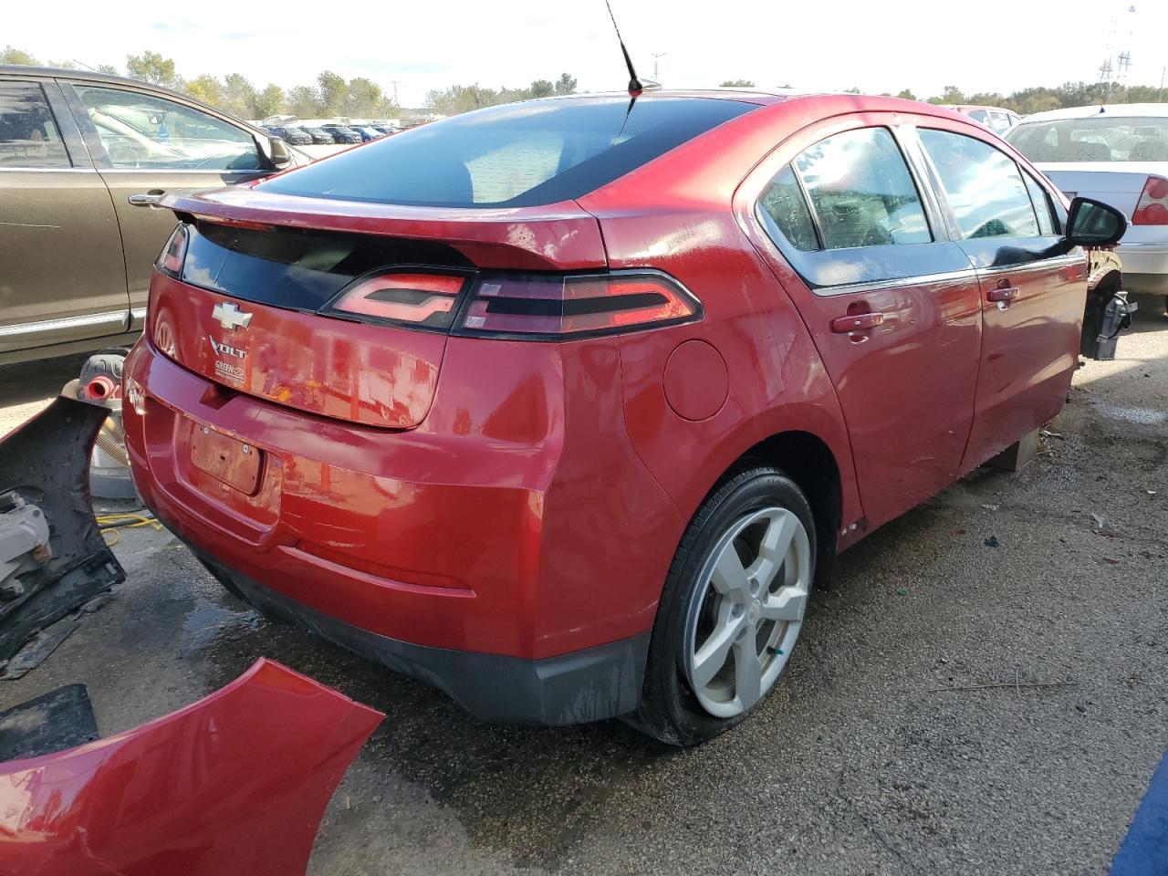 2013 Chevrolet Volt - Image 3