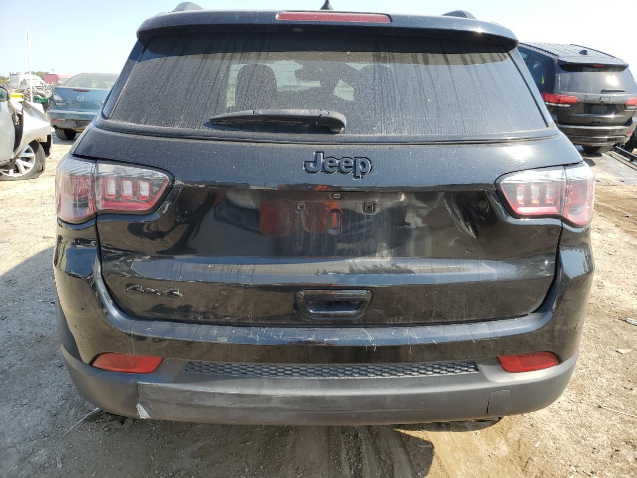 2018 Jeep Compass Latitude - Image 6