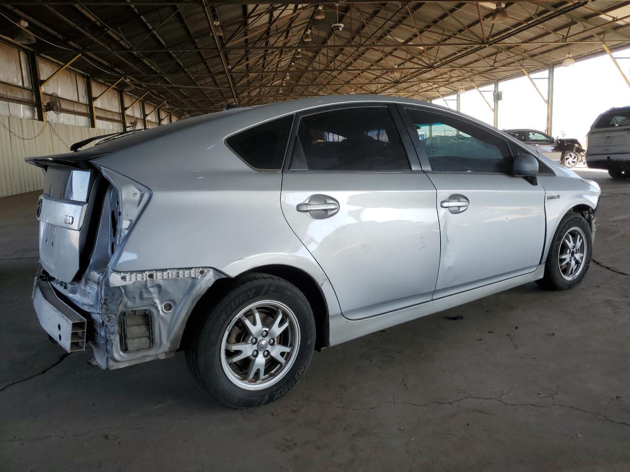 2011 Toyota Prius - Image 3