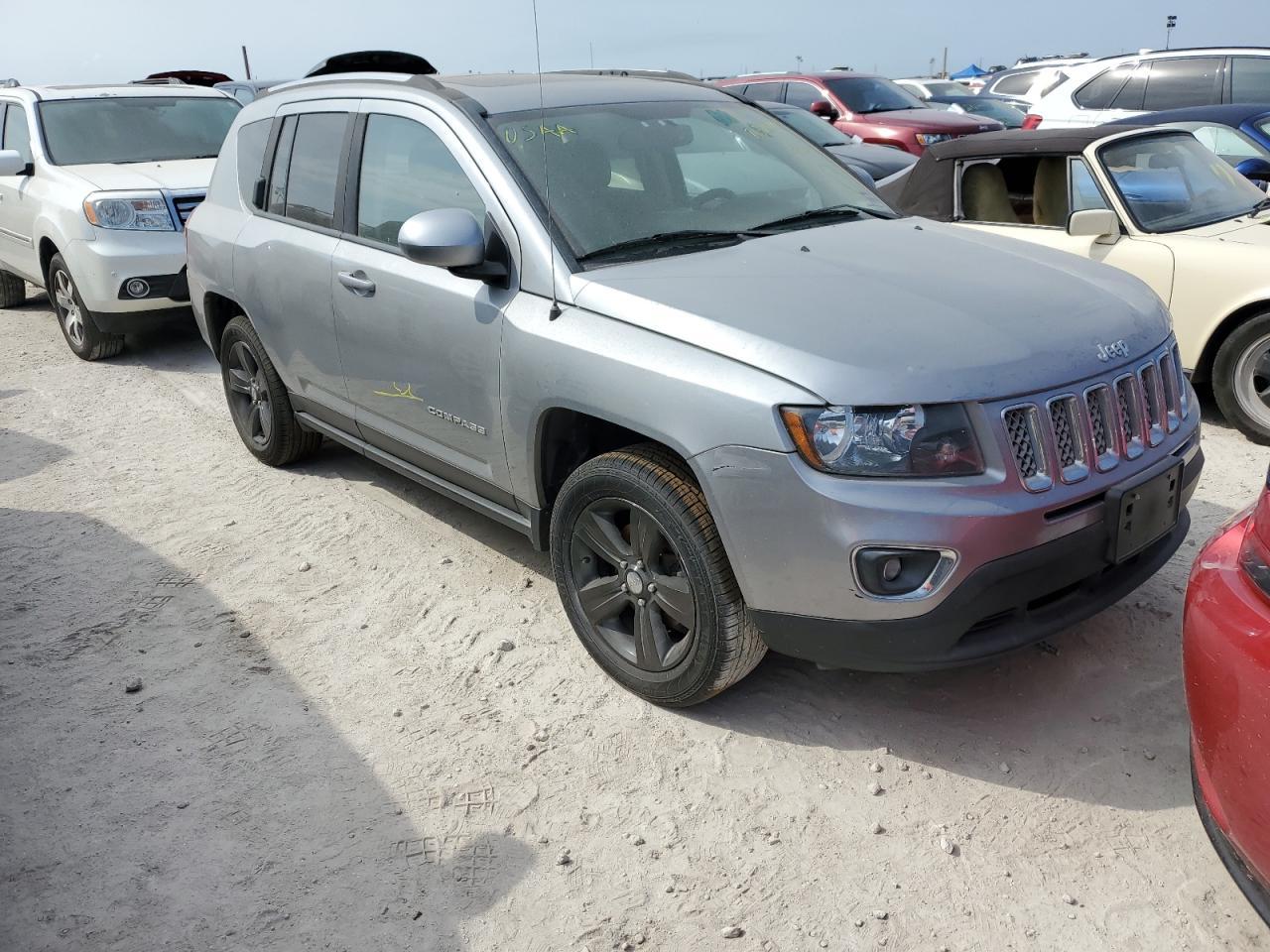 2015 Jeep Compass Latitude - Image 4