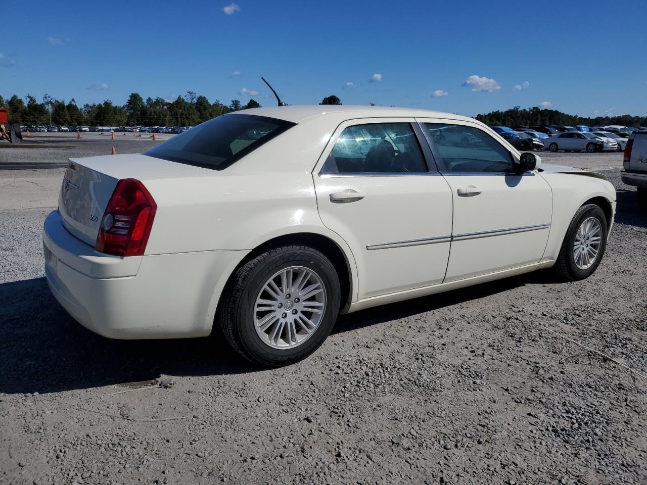 2008 Chrysler 300 Lx - Image 3
