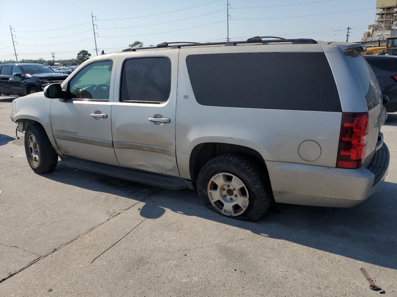 2009 Chevrolet Suburban C1500 Lt - Image 2