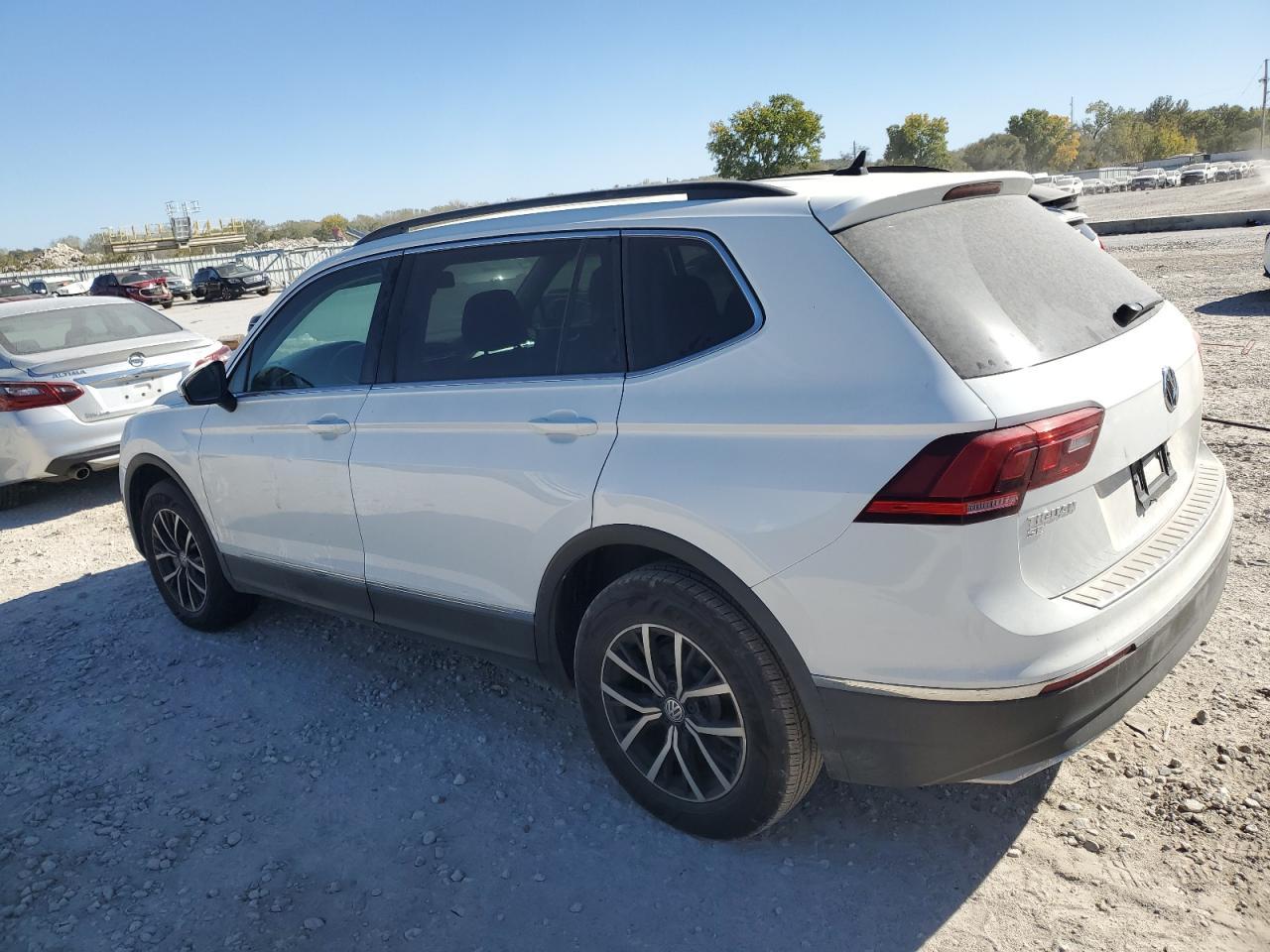 2021 Volkswagen Tiguan Se - Фото 2