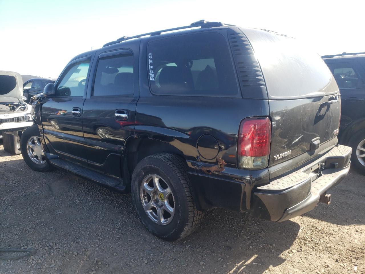 2004 GMC Yukon Denali - Image 2