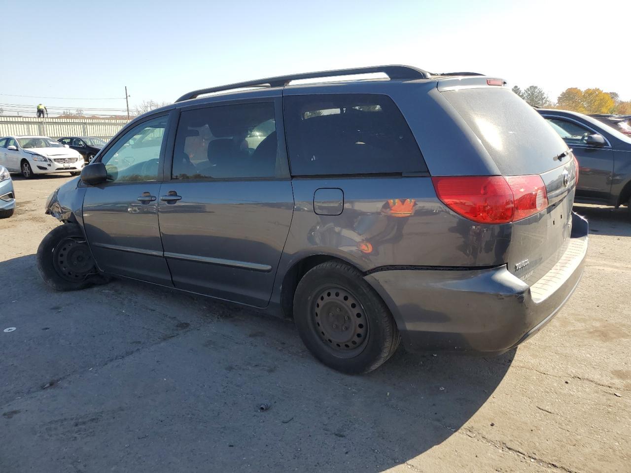2008 Toyota Sienna Ce - Фото 2
