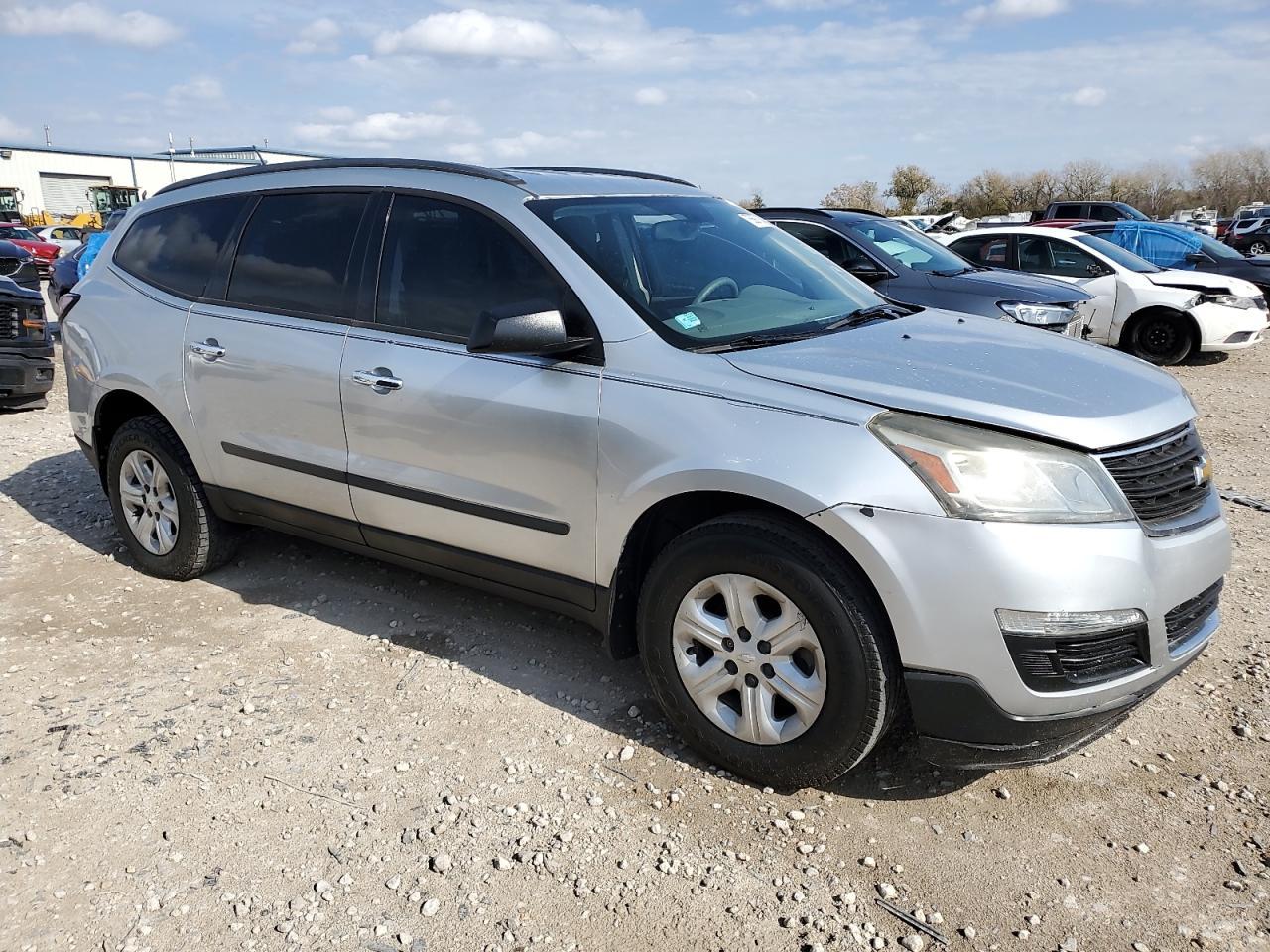 2015 Chevrolet Traverse Ls - Фото 4