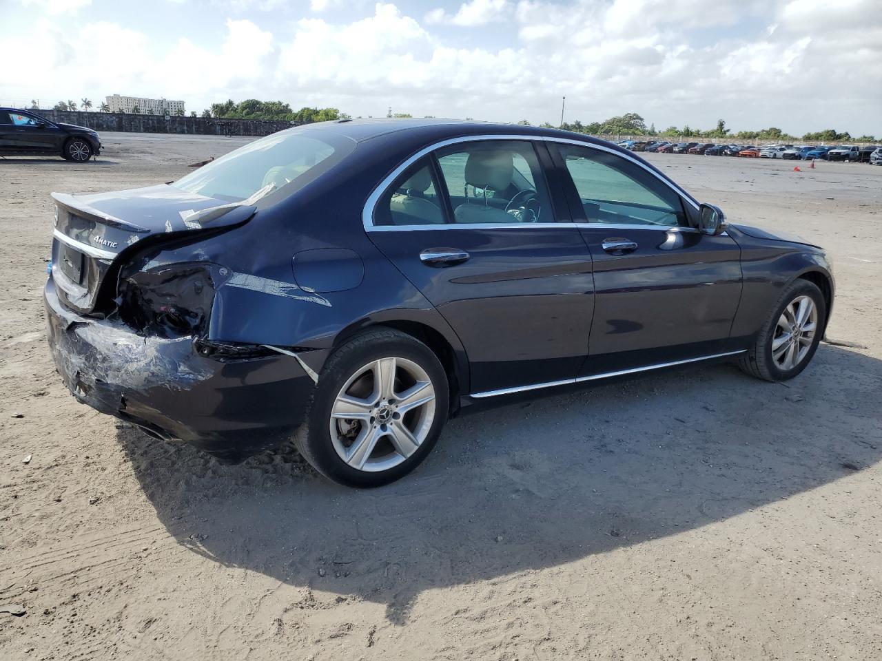 2019 Mercedes-Benz C 300 4Matic - Фото 3