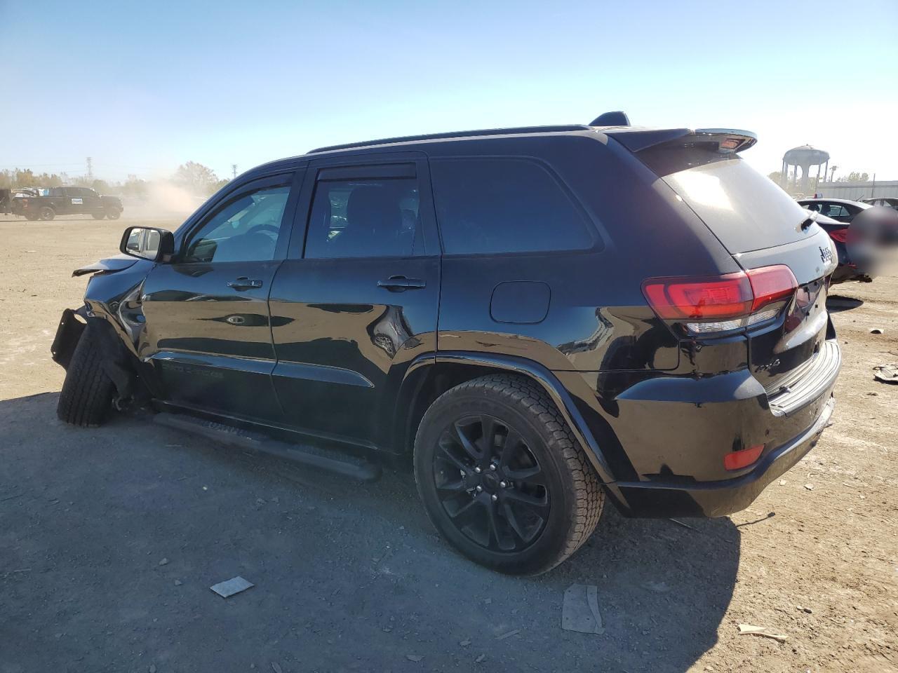 2021 Jeep Grand Cherokee Laredo - Image 2