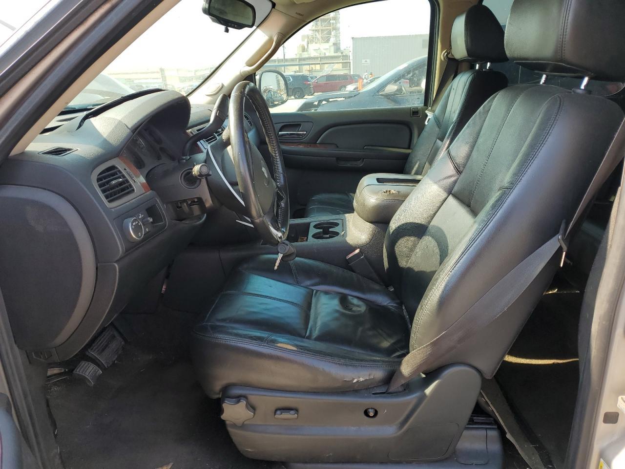 2009 Chevrolet Suburban C1500 Lt - Image 7