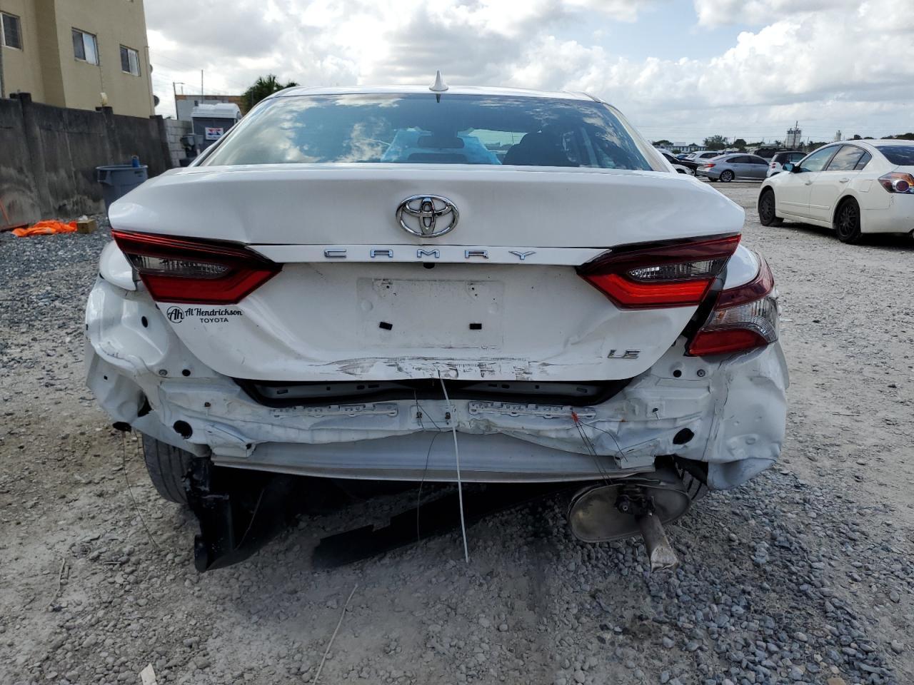 2023 Toyota Camry Le - Фото 6