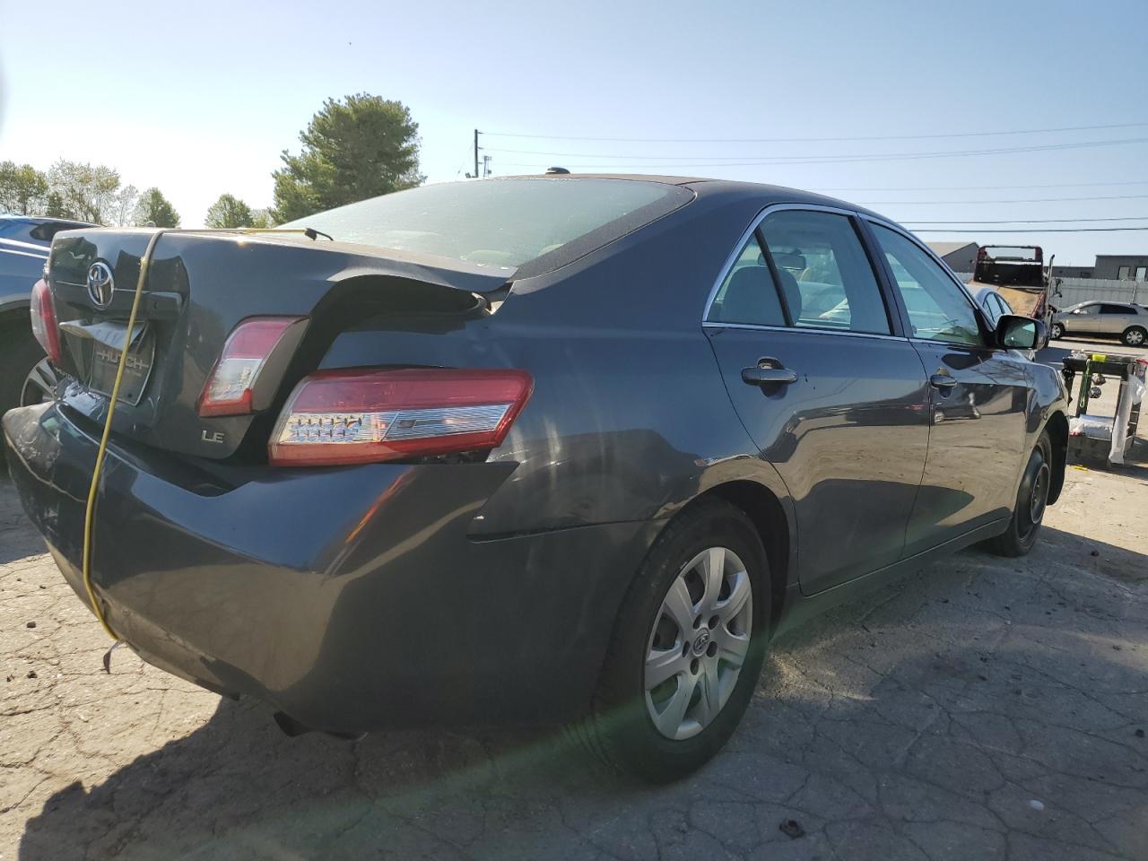 2011 Toyota Camry Base - Фото 3