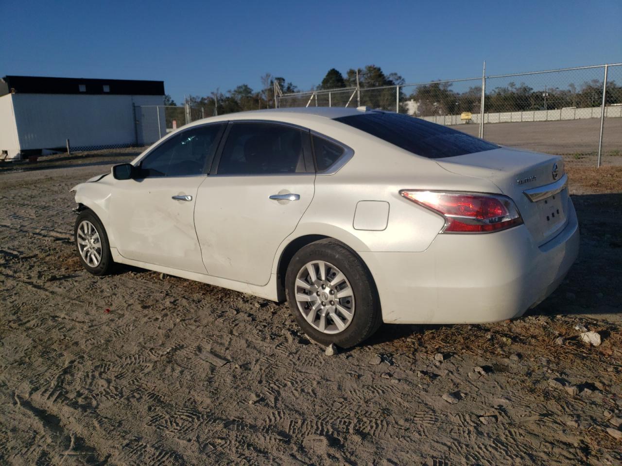 2015 Nissan Altima 2.5 - Image 2