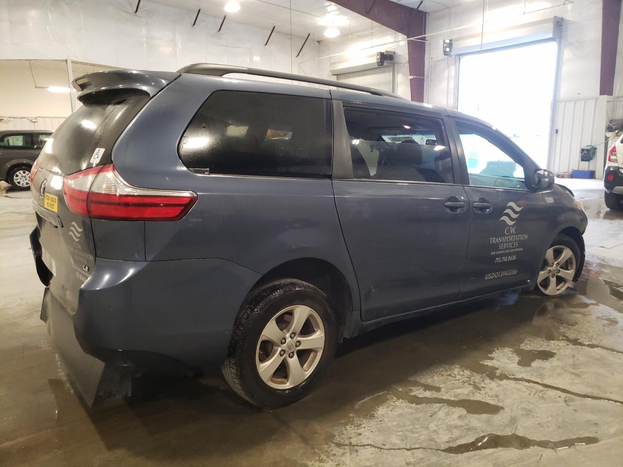 2015 Toyota Sienna Le - Фото 3