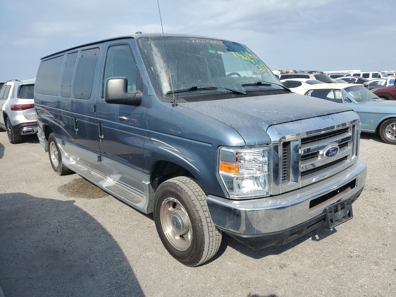 2014 Ford Econoline E150 Van - Image 4