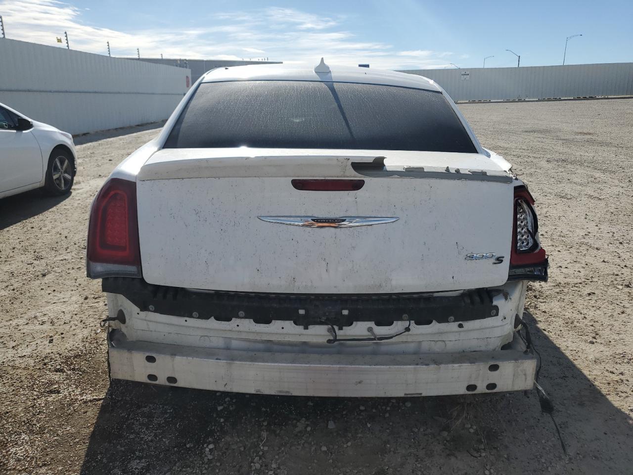 2019 Chrysler 300 S - Фото 6