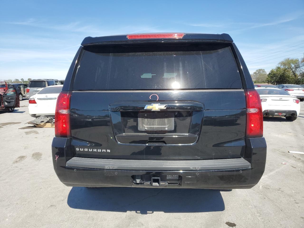 2018 Chevrolet Suburban K1500 Lt - Image 6