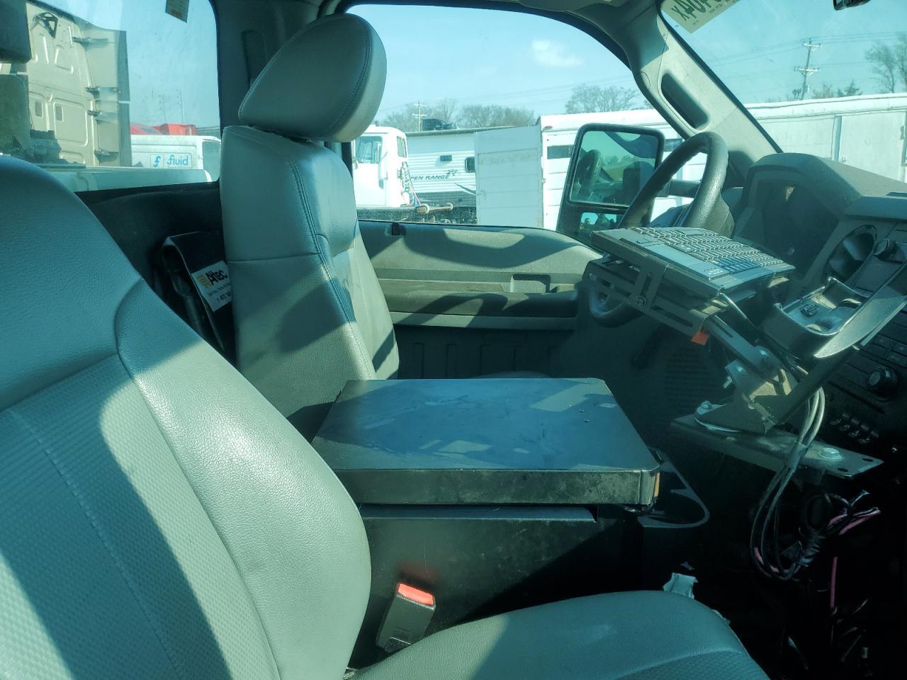 2013 Ford F450 Super Duty - Фото 5