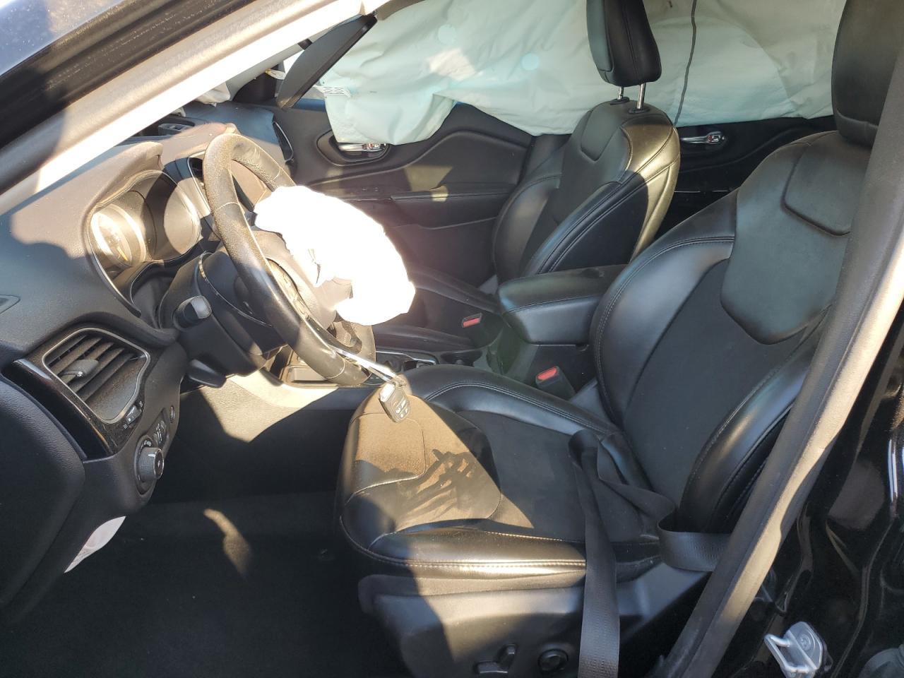 2019 Jeep Cherokee Latitude Plus - Image 7