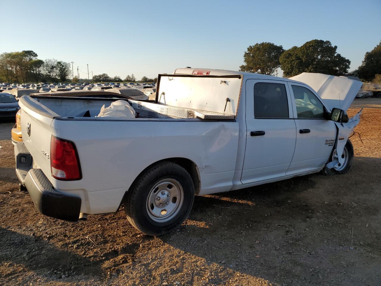 2022 Ram 1500 Classic Tradesman - Фото 3