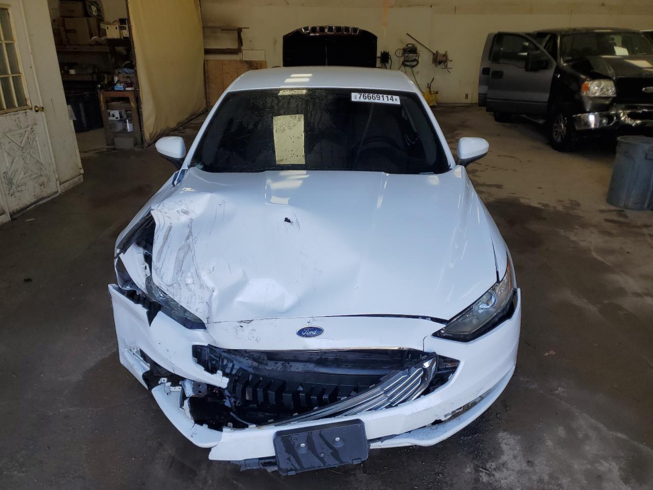 2017 Ford Fusion S - Фото 5