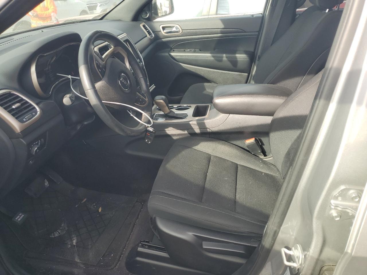 2017 Jeep Grand Cherokee Laredo - Image 7