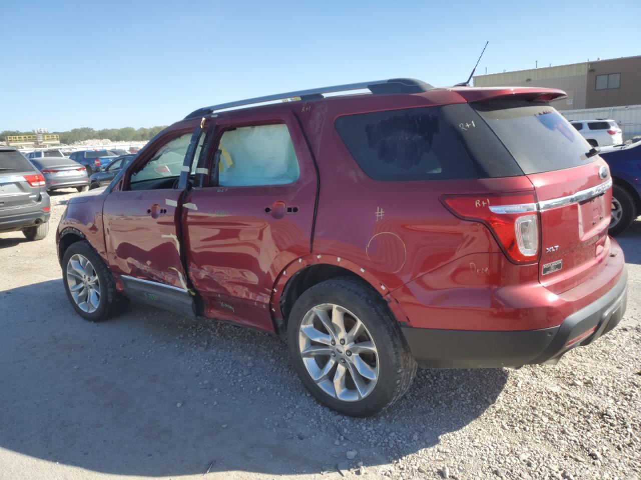 2015 Ford Explorer Xlt - Фото 2