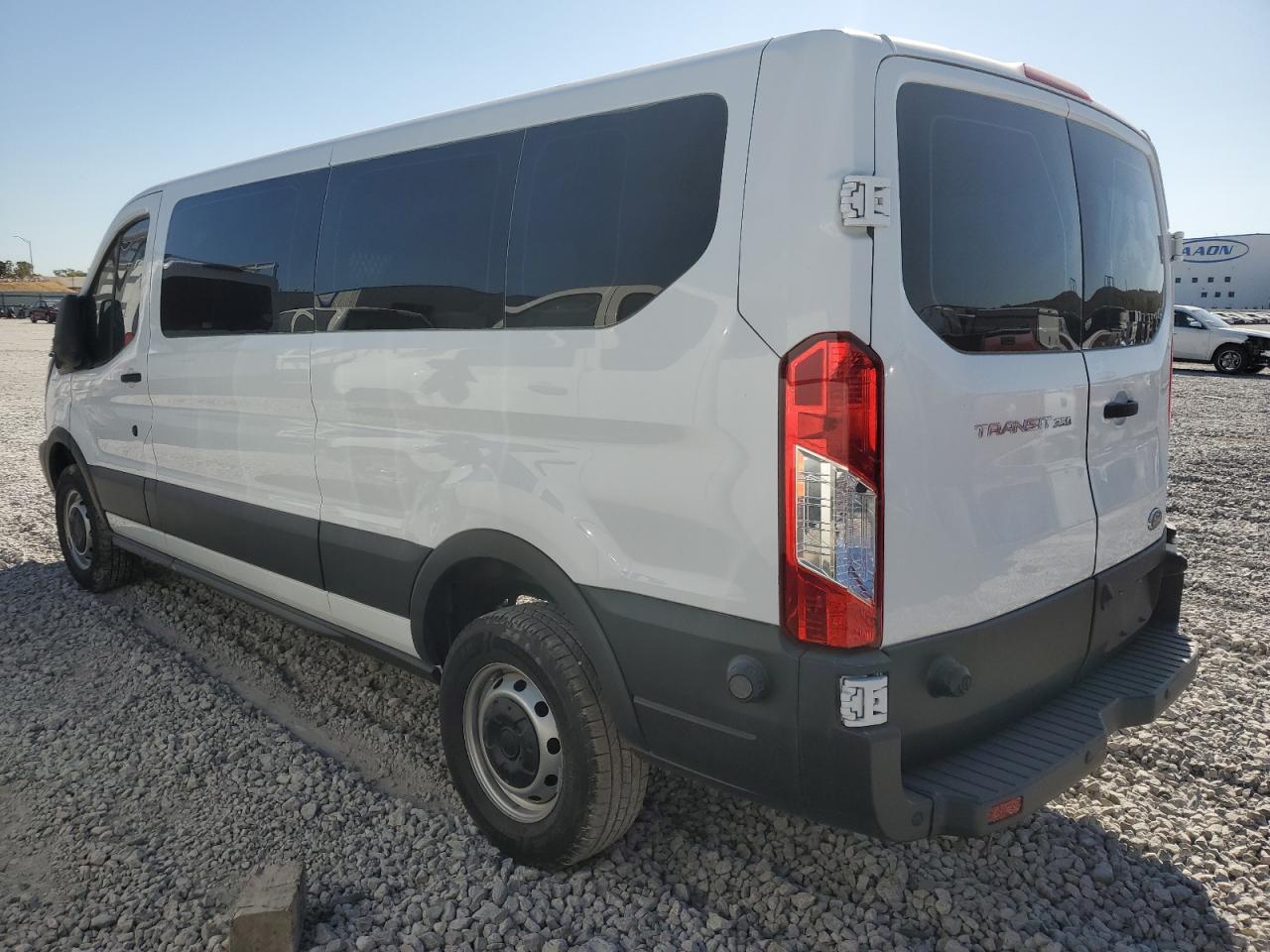2015 Ford Transit T-350 - Фото 2