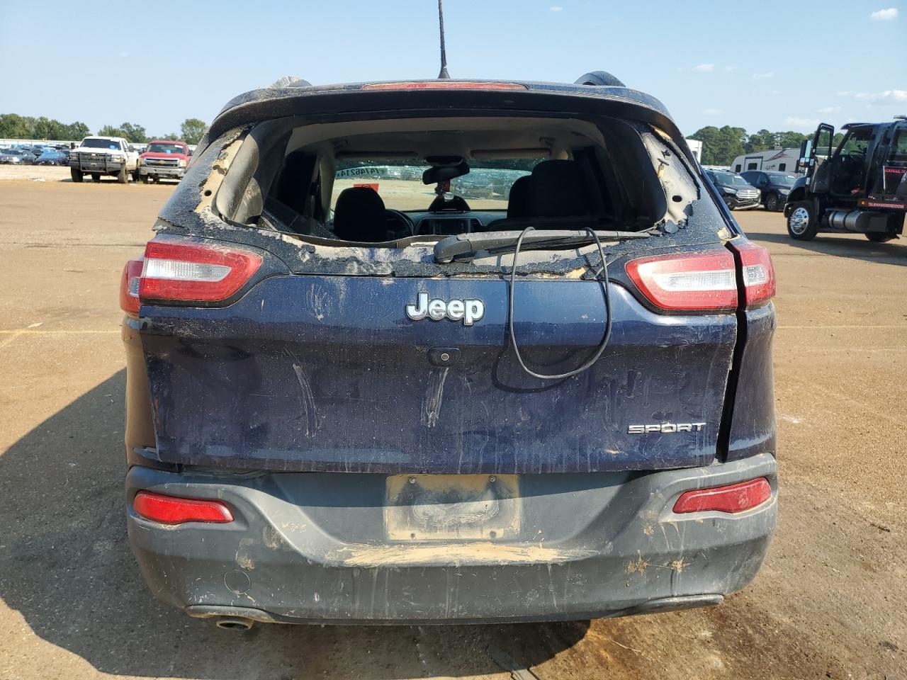 2016 Jeep Cherokee Sport - Фото 6