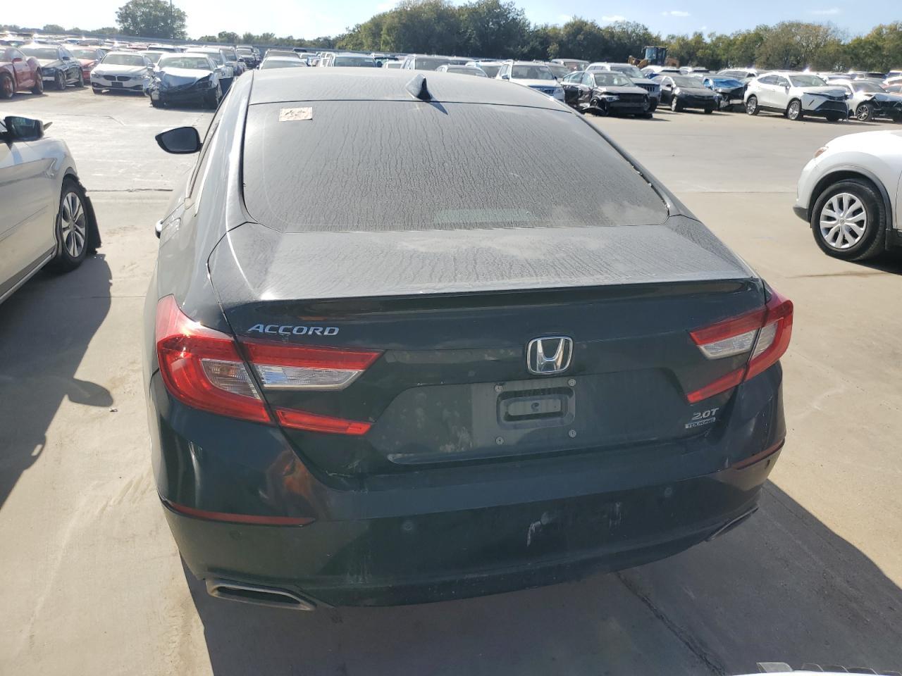 2022 Honda Accord Touring - Image 6