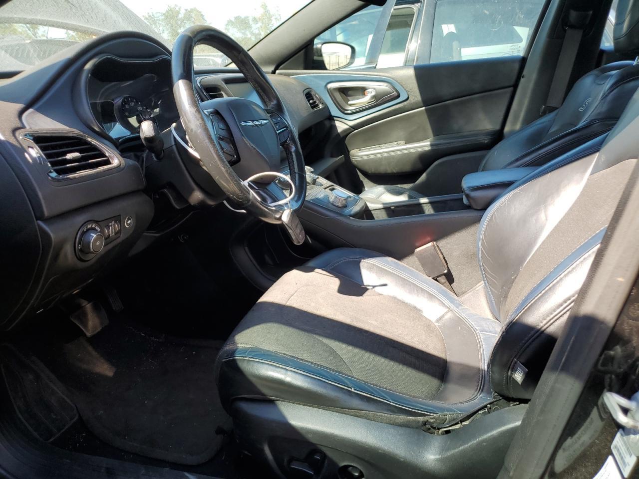 2015 Chrysler 200 S - Image 7