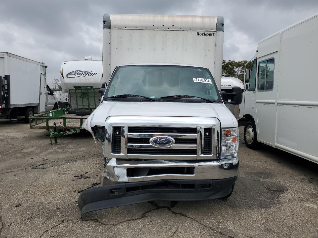 2022 Ford Econoline E450 Super Duty Cutaway Van - Фото 5