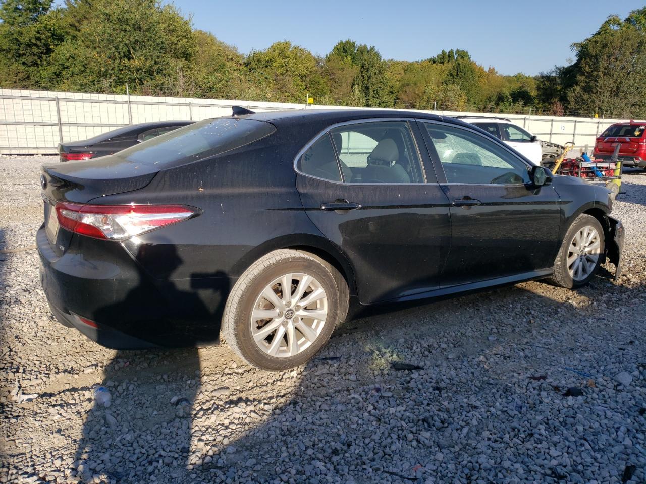 2019 Toyota Camry L - Фото 3